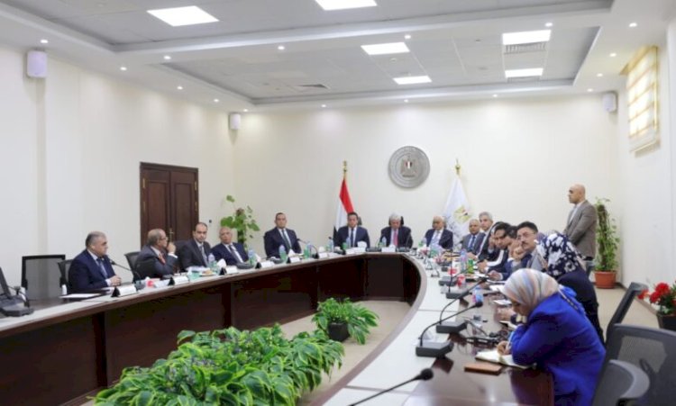 وزير التعليم العالي يرأس اجتماع مجلس أمناء بنك المعرفة المصري