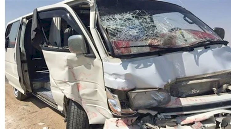 إصابة 6 أشخاص في حادث تصادم سيارتين على الطريق الدولي بجنوب سيناء