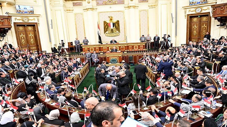 النواب يوافق على إرسال برقية تأييد للرئيس السيسي لتأمين الأمن القومي المصري
