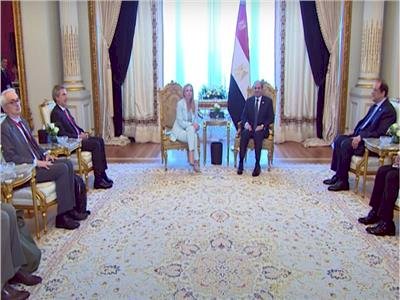 الرئيس السيسي يعقد لقاءات ثنائية على هامش أعمال قمة القاهرة للسلام