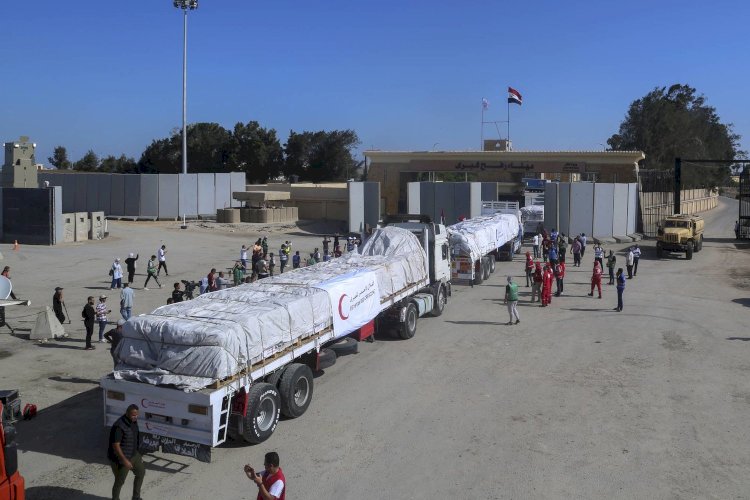 دخول شاحنات مساعدات جديدة إلى قطاع غزة