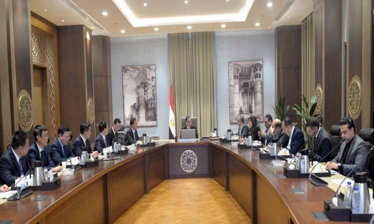 رئيس الوزراء يلتقي رئيس مجموعة "شين شينج كاثاي الدولية"