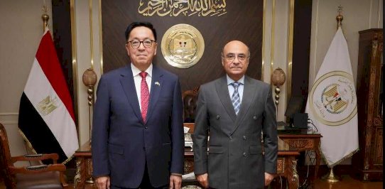 وزير العدل يستقبل سفير جمهورية كازاخستان بالقاهرة   