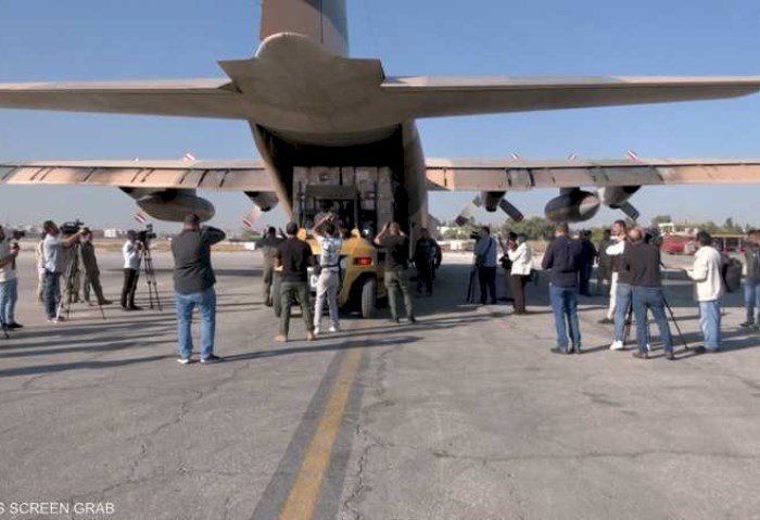 مطار العريش يستقبل طائرة مساعدات كويتية تمهيدًا إلى غزة