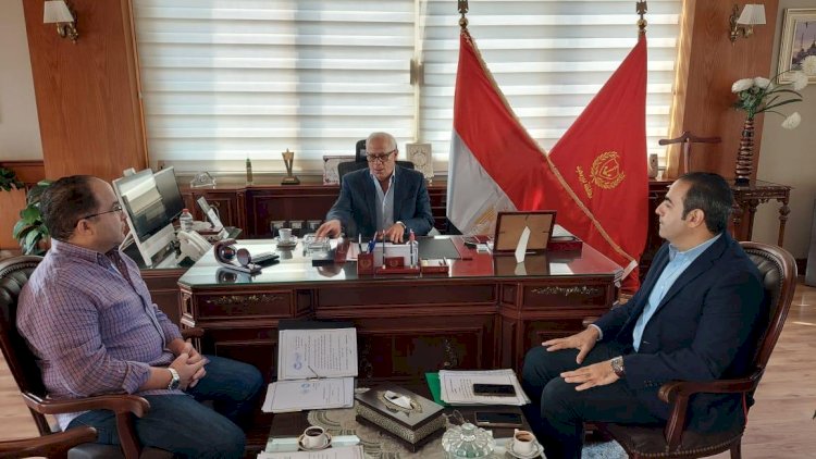 محافظ بورسعيد يؤكد أهمية التعاون مع شركة النصر للملاحات