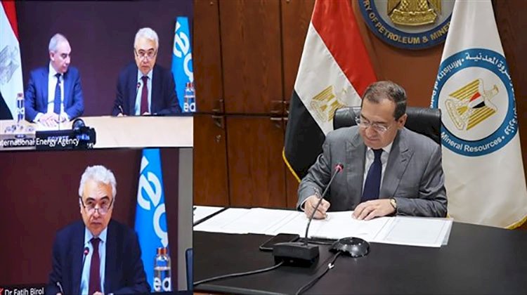 مصر والوكالة الدولية للطاقة توقعان برنامج عمل مشترك للإسراع بالمزيد من إنتاج الطاقة