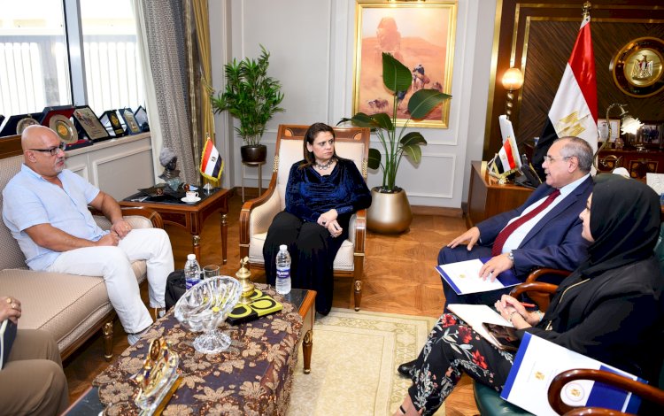 وزيرة الهجرة تستقبل عازر ساويرس رجل الأعمال المصري الفنلندي لبحث فرص الاستثمار بمصر  