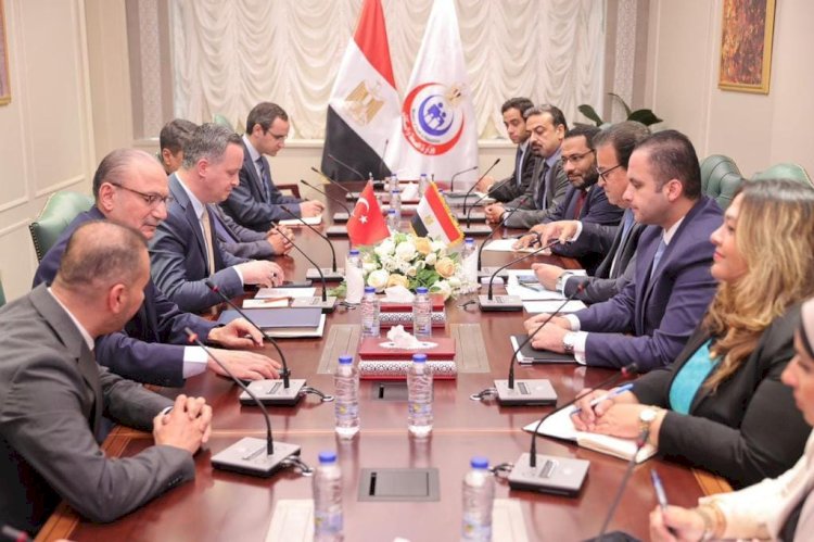 وزير الصحة يستقبل السفير التركي لدى مصر ورئيس الوكالة التركية "تيكا" 