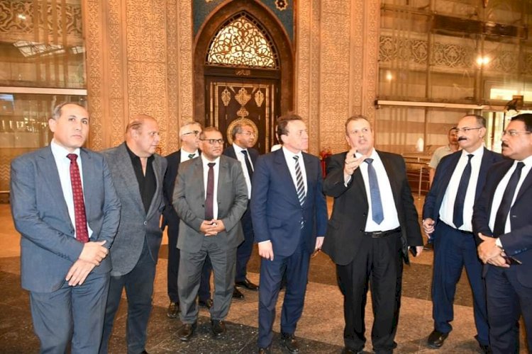 وزير النقل واللوجيستيك المغربى  يقوم بزيارة محطة مصر بالقاهرة ومتحف السكة الحديد