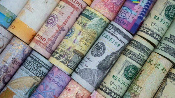 أسعار العملات العربية والأجنبية في مصر اليوم الجمعة
