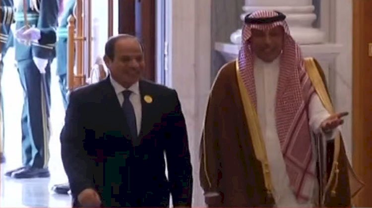 السيسى يصل مقر انعقاد القمة العربية الإسلامية المشتركة بالرياض
