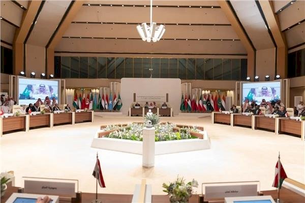 اجتماع مشترك لوزراء خارجية الدول العربية والإسلامية لصياغة البيان الختامى لقمة الرياض