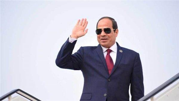 السيسي يعود إلى القاهرة بعد مشاركته فى القمة العربية بالرياض