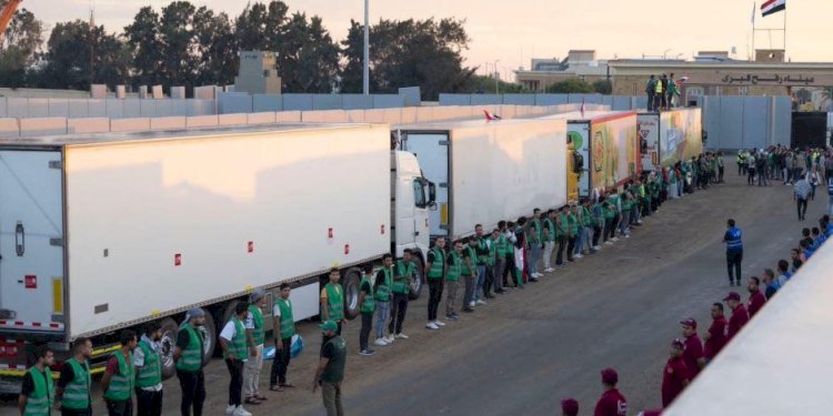 القاهرة الإخبارية: دخول 140 شاحنة مساعدات للجانب الفلسطيني عبر معبر رفح