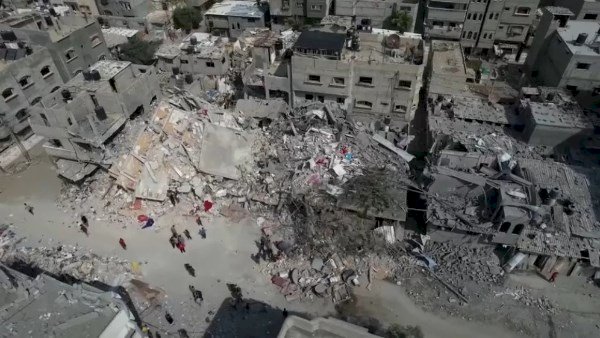 القاهرة الإخبارية: 26 شهيدا بقصف إسرائيلى استهدف مخيم النصيرات وسط غزة