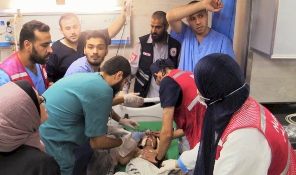 مصادر من مجمع الشفاء بغزة: مئات من جنود الاحتـلال يقتحمون أقسام المستشفى