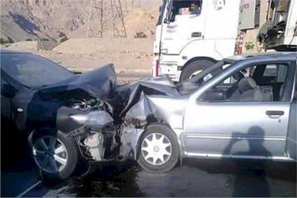 مصرع وإصابة 4 في حادث تصادم 3 سيارات بمطروح