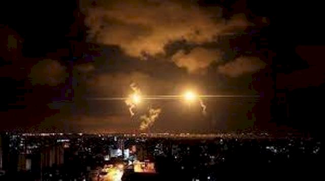 الفصائل الفلسطينية: قصفنا تل أبيب بضربات صاروخية ردًا على مجازرها بغزة   