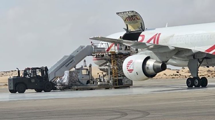وصول 7 طائرات إلى مطار العريش محملة مساعدات غذائية لغزة