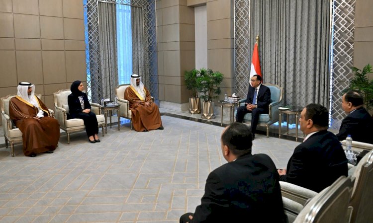 رئيس الوزراء يلتقى وزير المالية والاقتصاد الوطنى بمملكة البحرين