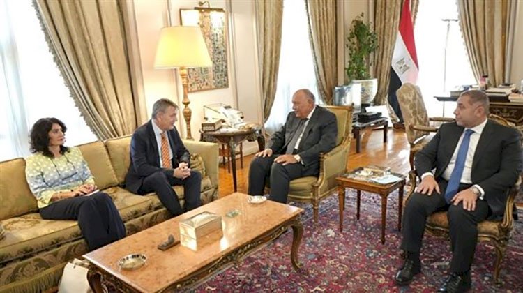 وزير الخارجية سامح شكري يلتقي المفوض العام لوكالة الأونروا في القاهرة