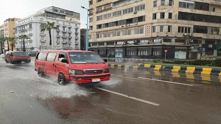 أمطار غزيرة ورعدية في الإسكندرية
