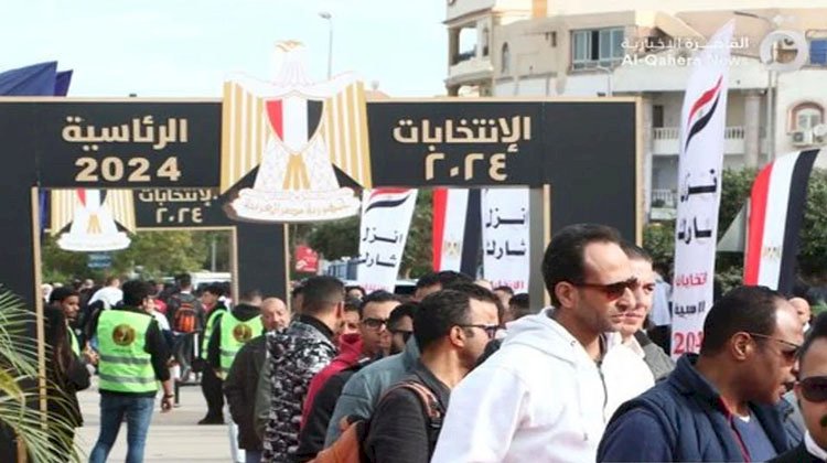 حزب الوفد: وعي المصريين وإحساسهم بالمخاطر دفعهم للنزول أفواجا إلى اللجان الانتخابية