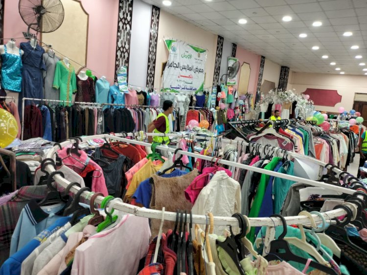 معرض ملابس في كفر الشيخ