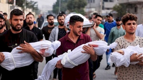 36 شهيد فى قصف للاحتلال على جباليا ومخيم دير البلح بغزة