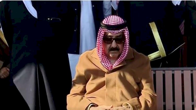 أمير الكويت يتلقى العزاء في الأمير الراحل الشيخ نواف الأحمد