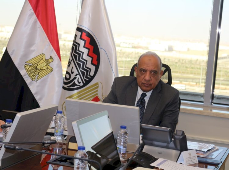 وزير قطاع الأعمال العام يستعرض المخطط العام لإقامة مشروع عمراني متكامل جنوب القاهرة استغلالًا لأراضي "الحديد والصلب"
