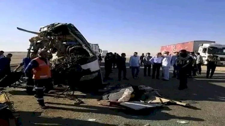 إصابة 11 شخص في تصادم أتوبيس سياحي وتريلا على الصحراوي الشرقي بسوهاج
