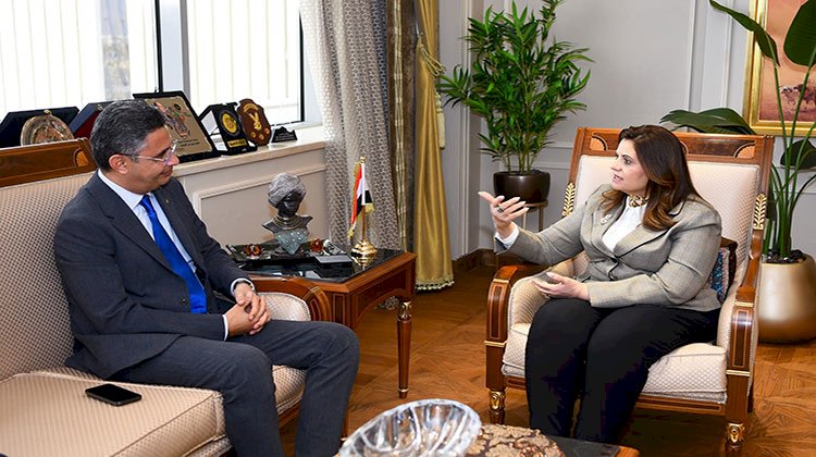 وزيرة الهجرة تستقبل رئيس البريد المصري لبحث استفادة المصريين بالخارج من الخدمات البريدية
