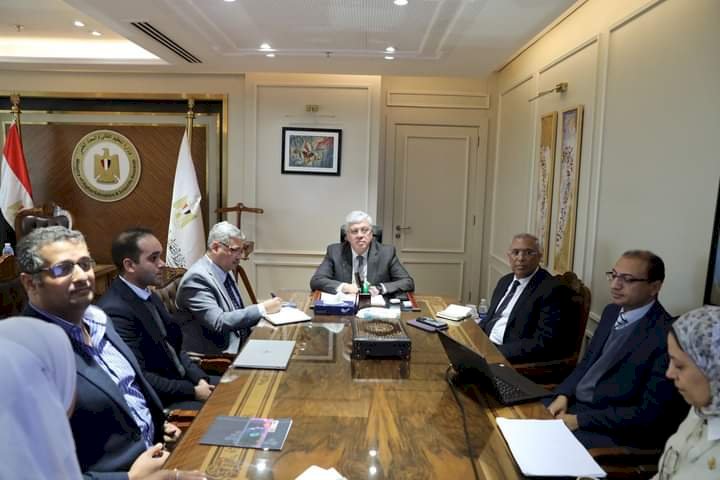 وزير التعليم العالي والبحث العلمي يلتقي بعدد من الباحثين المصريين لعرض مشروعاتهم البحثية