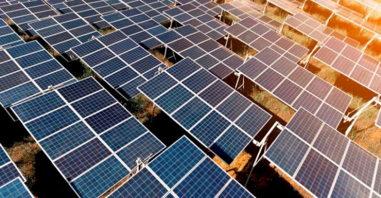 وفد من البرنامج الإنمائي للأمم المتحدة يزور مشروع نظم الخلايا الشمسية بـ"جنة" أكتوبر
