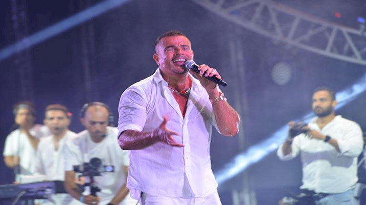 عمرو دياب يحيى حفل غنائي في دبي