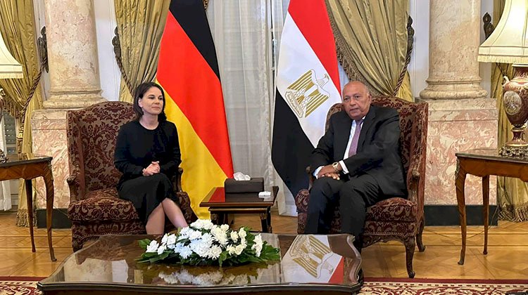 وزير الخارجية المصري يبحث الأوضاع في غزة مع نظيرته الألمانية