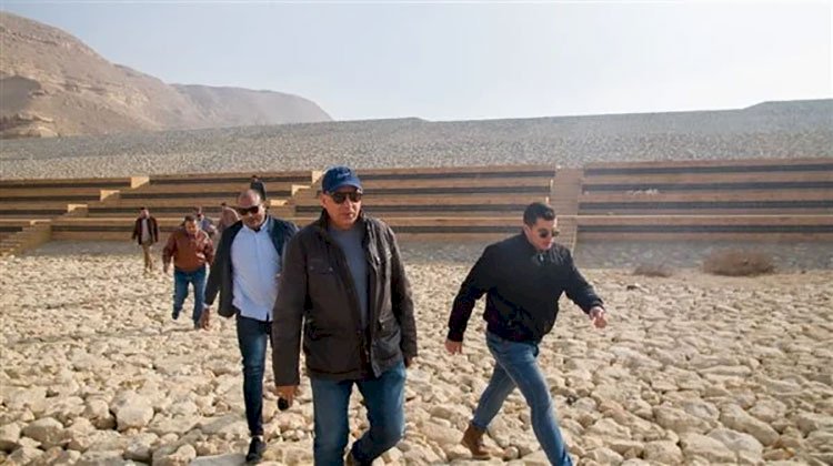وزير الري يتفقد مشروعات الحماية من أخطار السيول بمحافظة القاهرة