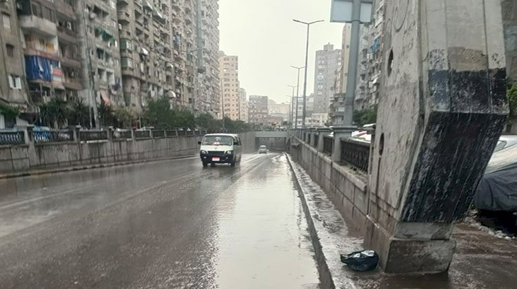 أمطار غزيرة متواصلة تضرب الإسكندرية