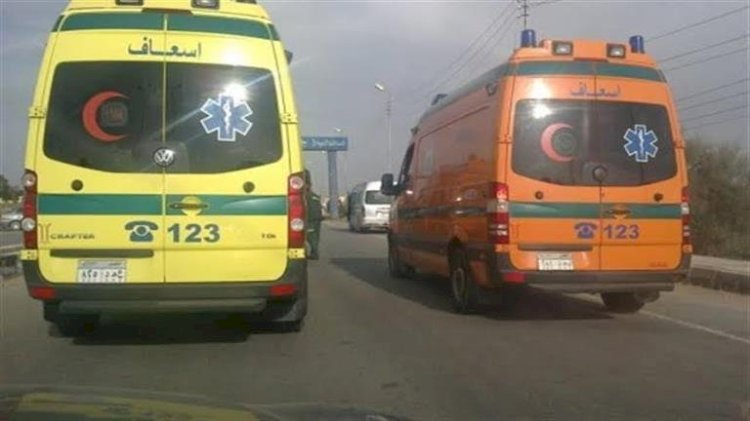 مصرع طالب وإصابة شخص وزوجته في تصادم سيارتين بالقاهرة
