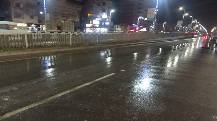 أمطار غزيرة ومياه بشوارع دمياط