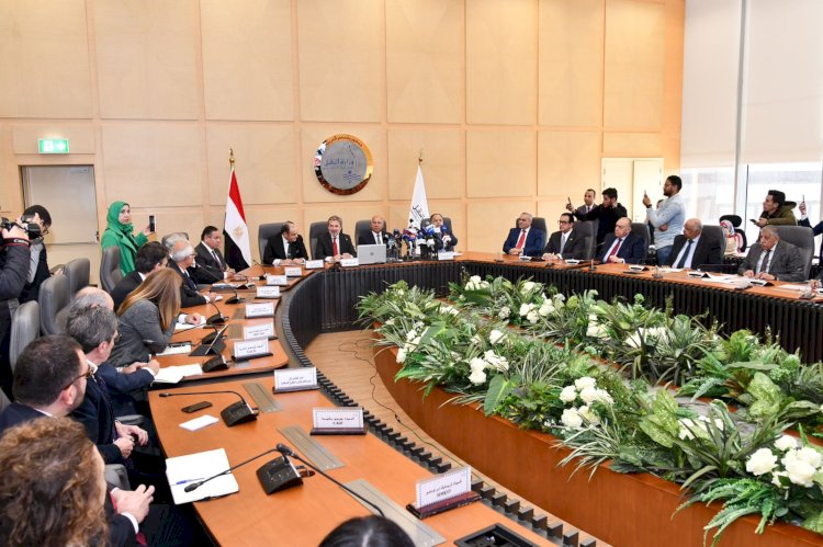 وزراء النقل والمالية والتجارة والصناعة يشهدون توقيع مذكرة تفاهم بين الجانبين المصري والايطالي