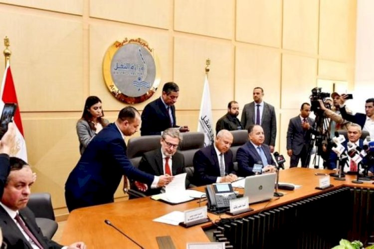 وزراء النقل والمالية والتجارة يشهدون توقيع مذكرة بين مصر وايطاليا لتيسير خط الرورو 