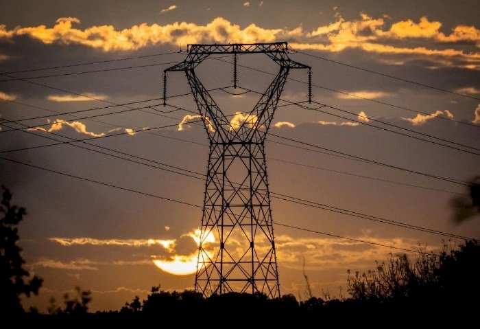 اليوم قطع الكهرباء عن 24 منطقة بالقليوبية