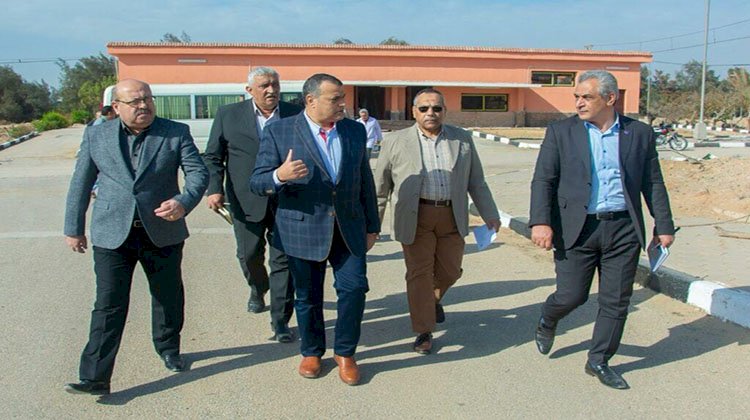 وزير الإنتاج الحربي في زيارة مفاجئة لشركة أبو زعبل للكيماويات المتخصصة