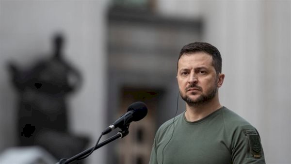 رويترز: زيلنسكى يستعد ليحل محل القائد الأعلى فى أوكرانيا