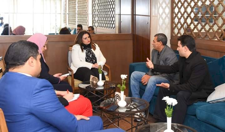 وزيرة الهجرة تعقد لقاء مع رجل أعمال مصري مقيم بفرنسا لبحث مشروعه السياحي في مصر