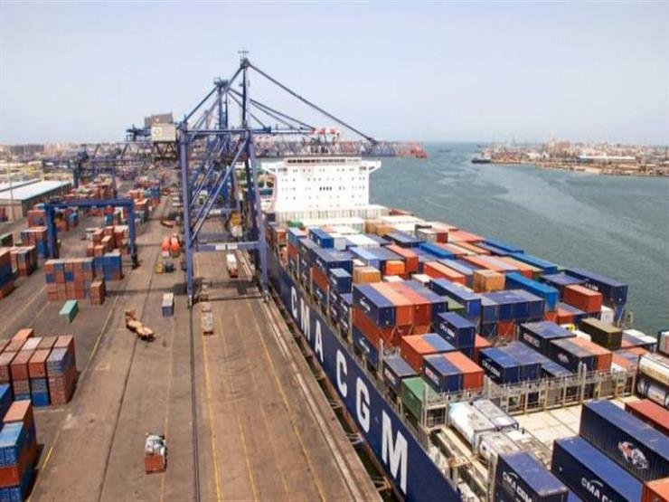 معدلات غير مسبوقة في تردد سفن وتداول الحاويات والبضائع بميناء الإسكندرية