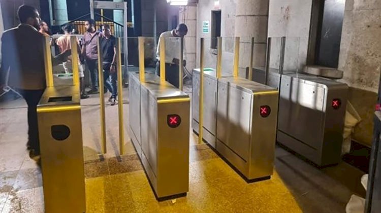 خطوات استخدام البوابات الإلكترونية لدخول وخروج الركاب بمحطات السكة الحديد
