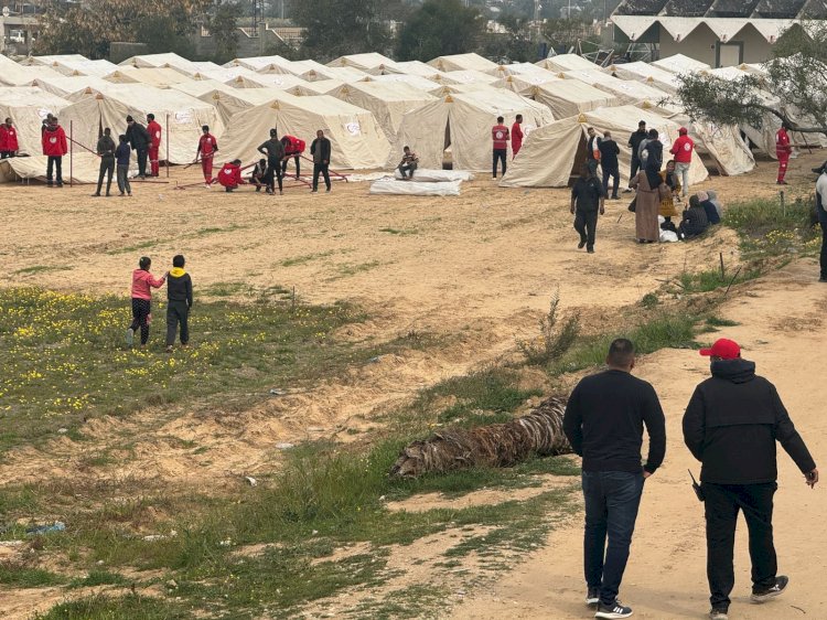 مصر تنشئ معسكرا ثانيا للنازحين بخان يونس بسعة 400 خيمة و4 آلاف شخص